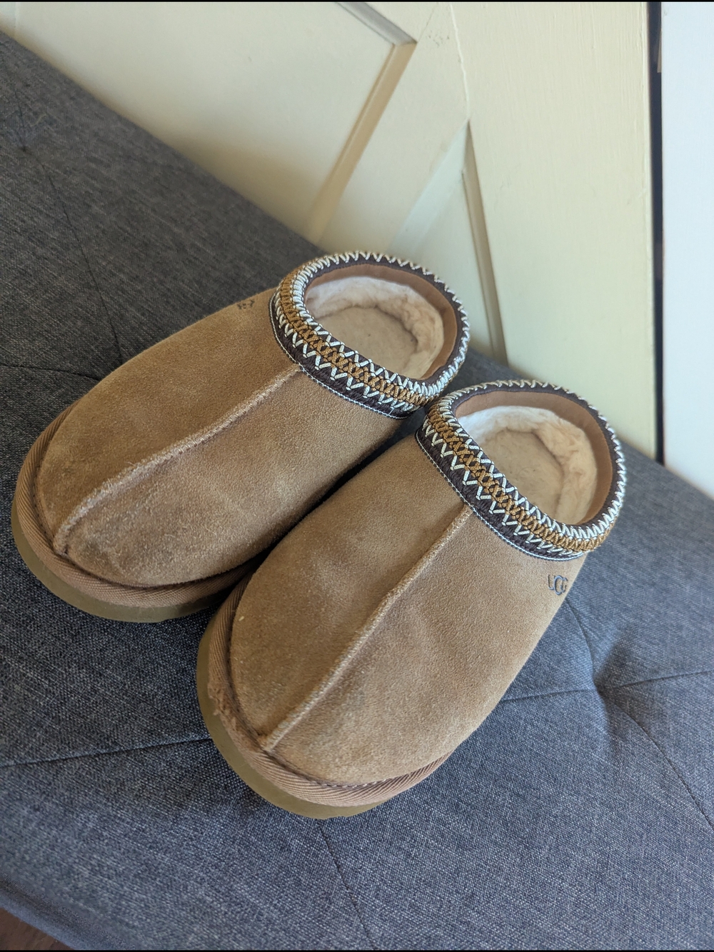 UGG Kids Tazman Chestnut Tan Suede Shearling Slip-On Slippers